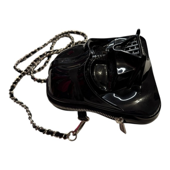 Disney Loungefly Star Wars Darth Vader 3D Helmet Crossbody Bag  Collectible - Picture 4 of 12